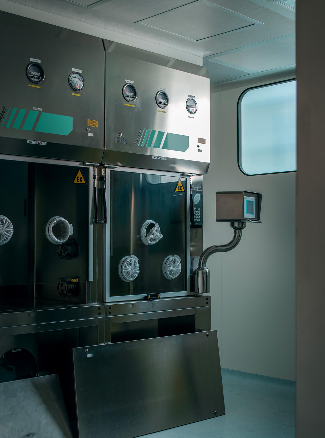 Chiesigardens-background-interior-lavoratory-06