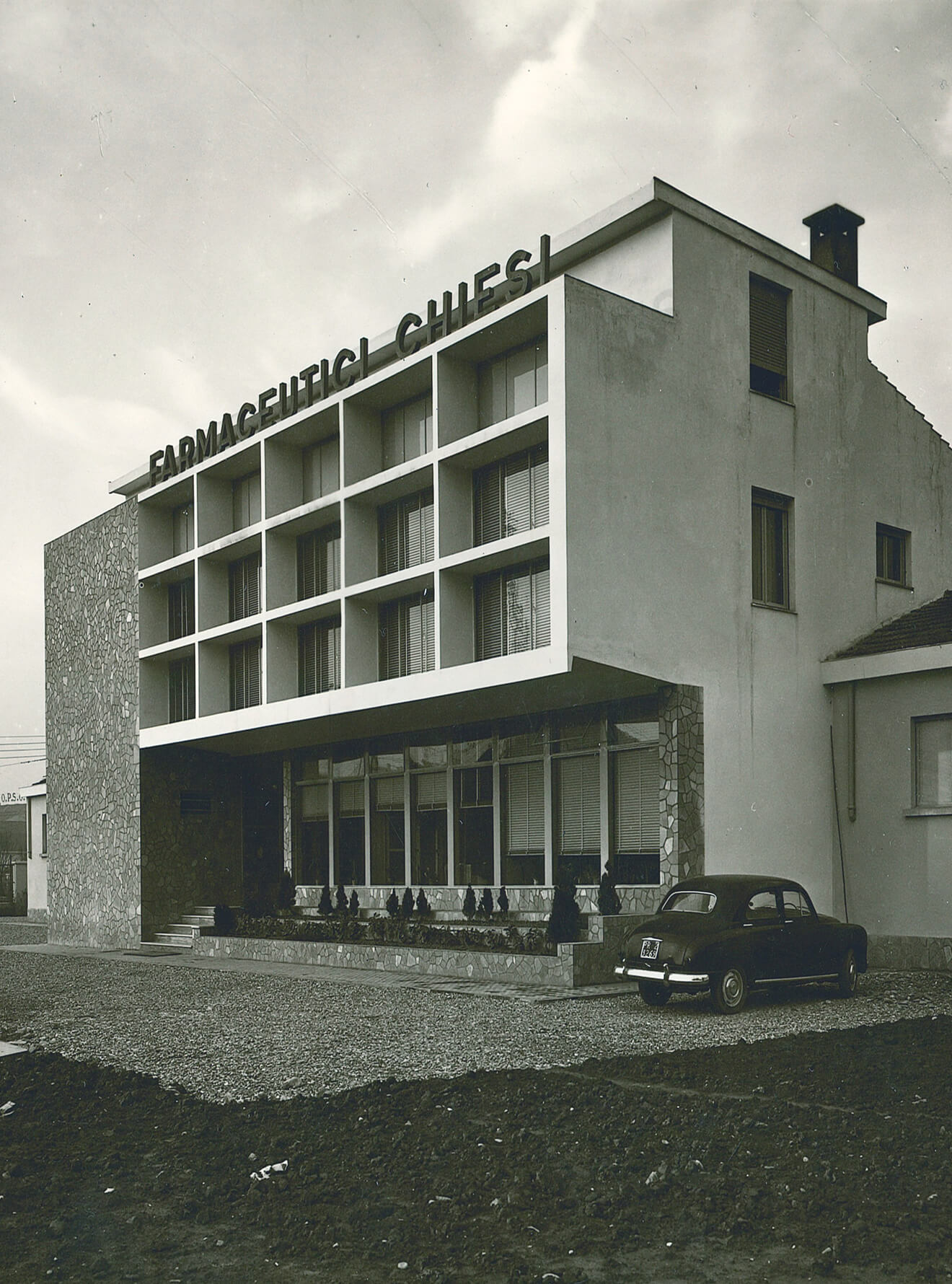 Chiesigardens-background-outdoorbuilding-old-01